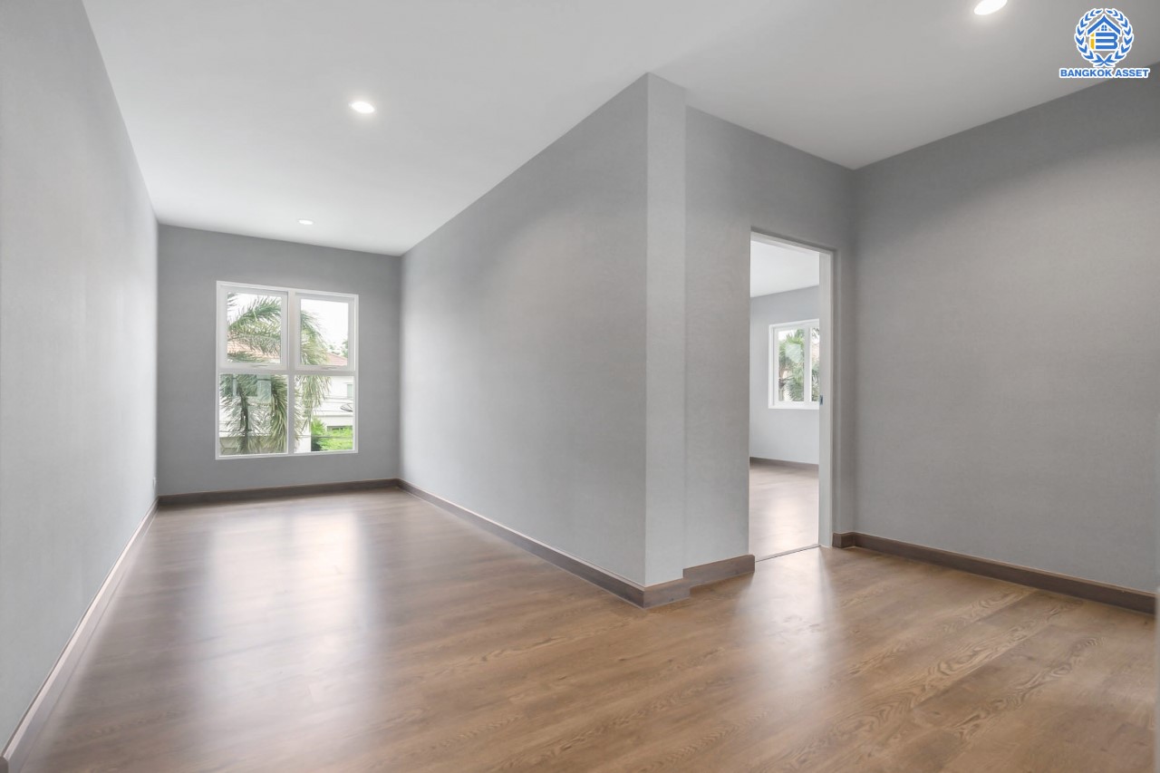 บ้านมือสองตกแต่งใหม่ ม.คาซ่าแกรนด์ ชัยพฤกษ์-แจ้งวัฒนะ แบรนด์ Q.House หลังใหญ่ เนื้อที่ 72 ตร.ว. ฟังก์ชันจัดเต็ม 3 ห้องนอน 4 ห้องน้ำ 1 ห้องแม่บ้าน 2 ที่จอดรถ ตอบโจทย์ทุกการเดินทาง บนทำเลใกล้เซ็นทรัลฯ และจุดขึ้นทางด่วน "แจ้งวัฒนะ" และรถไฟฟ้าสายสีชมพู...